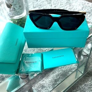Tiffany sunglasses.. never worn.. brand new